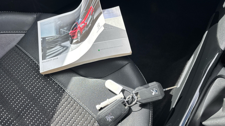 Peugeot 2008 1.6 BlueHDi 100 Allure 5dr [Start Stop] Diesel Estate